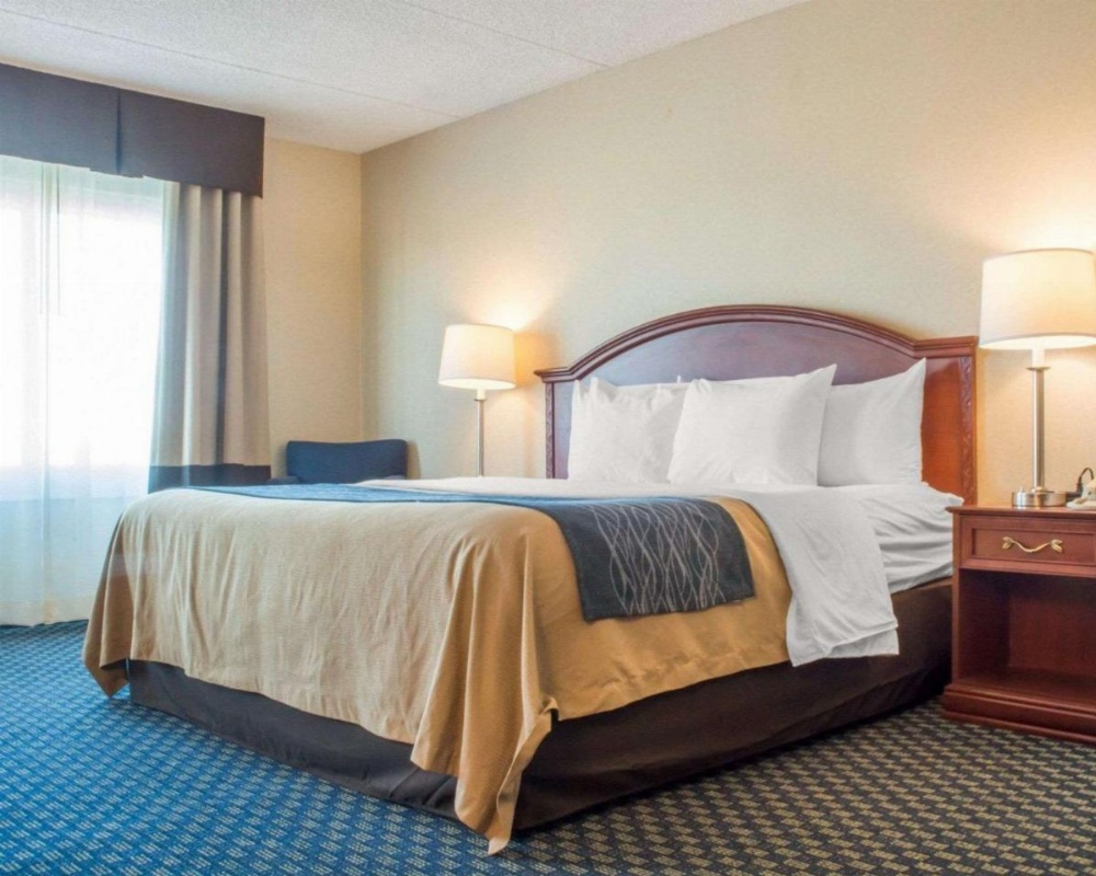 Comfort Inn & Suites Rochester Niagara Falls