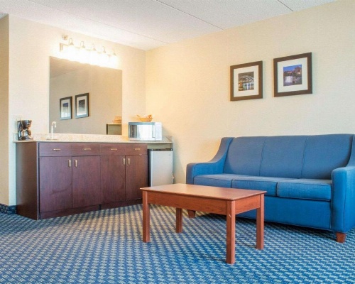 Comfort Inn & Suites Rochester Niagara Falls image 21